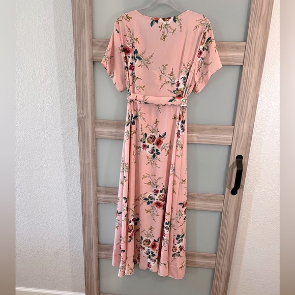 🔥 5 for $25 | Asymmetric Pink Floral Wrap Dress | Size 1X (Runs Small) - Picture 3 of 11